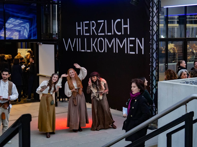 Herzlich willkommen © THE HALL